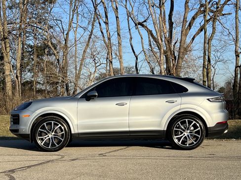 Certified 2025 Porsche Cayenne Coupe image 2