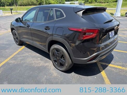 Used 2024 Chevrolet Trax LS FWD image 6