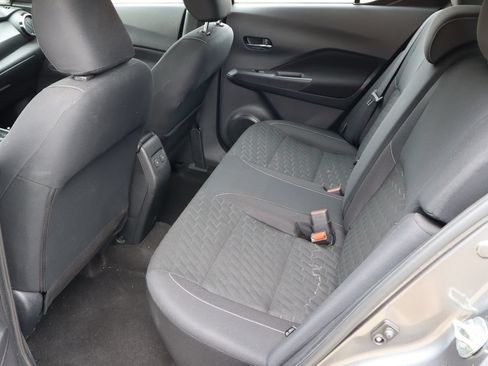 Used 2022 Nissan Kicks SV FWD image 5