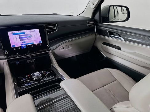 Used 2022 Jeep Wagoneer Series III image 23