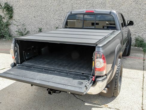 Used 2012 Toyota Tacoma PreRunner w/ SR5 Pkg RWD image 32