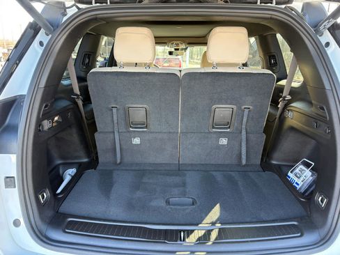 Used 2024 Jeep Grand Cherokee L Limited w/ Luxury Tech Group II image 28