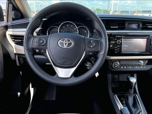 Used 2015 Toyota Corolla LE image 6