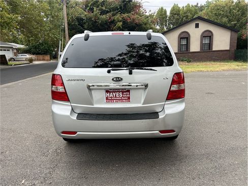 Used 2008 Kia Sorento 2WD image 6