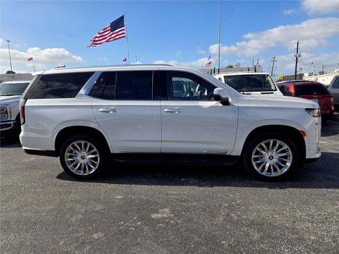 Used 2021 Cadillac Escalade Premium Luxury RWD image 4