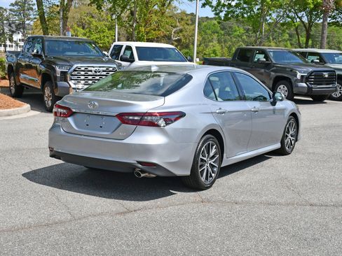 Used 2023 Toyota Camry XLE w/ Navigation Package image 4