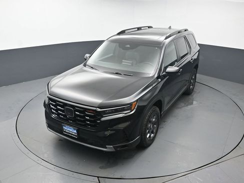 Used 2023 Honda Pilot TrailSport image 34