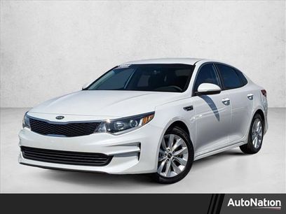 Used 2018 Kia Optima LX w/ 17" Alloy Wheels Package