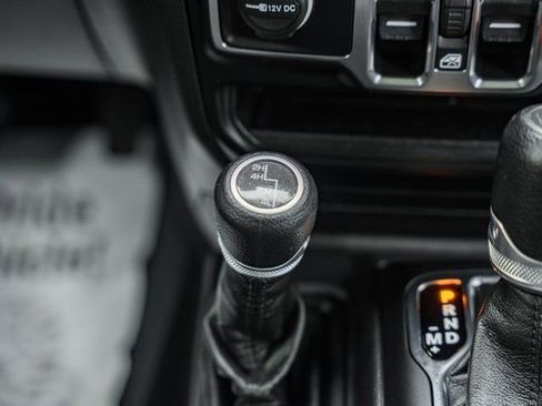 Used 2022 Jeep Wrangler Unlimited Sport AWD/4WD image 36