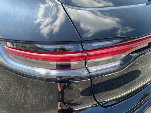 Certified 2024 Porsche Macan S AWD/4WD image 12