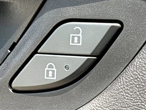 Used 2024 Cadillac Escalade ESV Premium Luxury RWD image 36