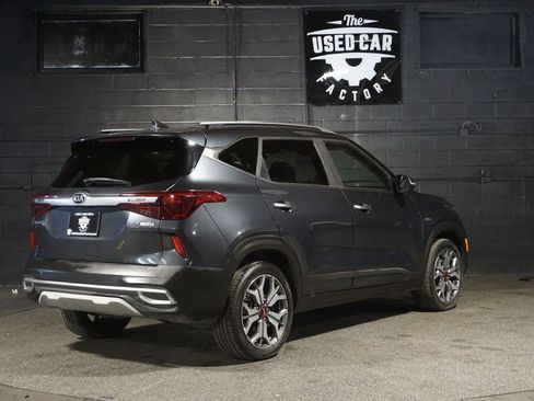 Used 2021 Kia Seltos SX w/ SX Sunroof Package image 6