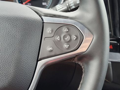 Used 2023 Chevrolet Traverse LT FWD image 16