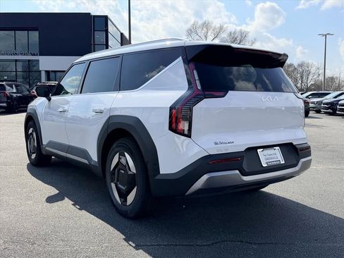 New 2026 Kia EV9 Wind image 5