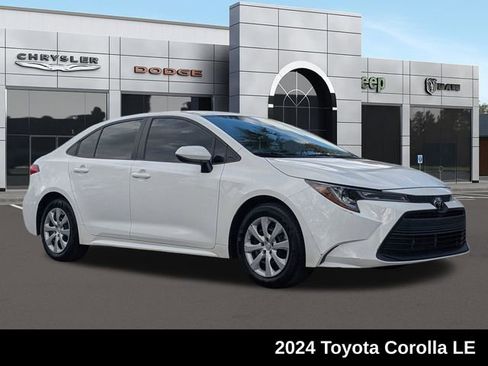 Used 2024 Toyota Corolla LE image 1