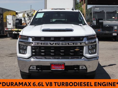 Used 2022 Chevrolet Silverado 3500 LT w/ Convenience Package AWD/4WD image 3