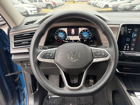 Used 2025 Volkswagen Atlas SEL AWD/4WD image 26