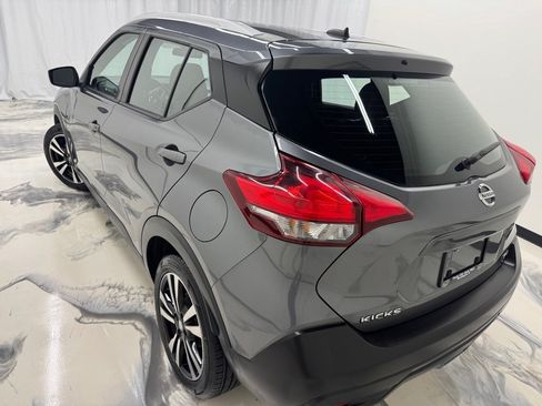 Used 2019 Nissan Kicks SV FWD image 6