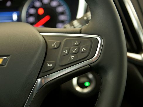 Used 2023 Chevrolet Equinox LT FWD image 23