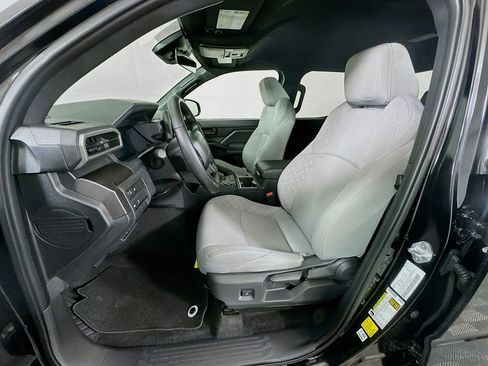 Used 2025 Toyota Tacoma SR5 image 21