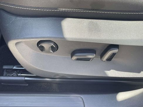 Used 2025 Volkswagen Taos SEL image 12