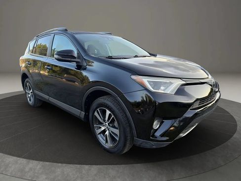 Used 2017 Toyota RAV4 XLE w/ Plus Special Value Package AWD/4WD image 3