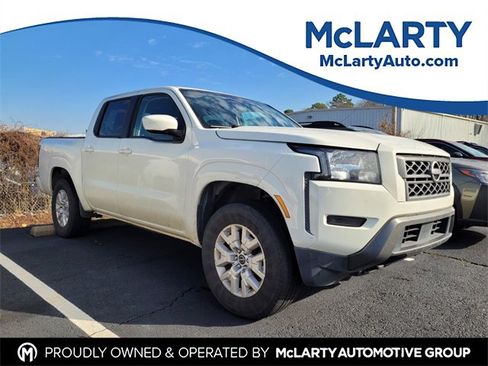 Certified 2022 Nissan Frontier SV image 1