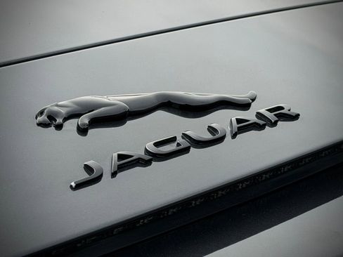 Used 2022 Jaguar F-TYPE Convertible image 15