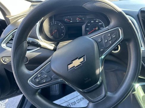 Used 2021 Chevrolet Malibu LT FWD image 14
