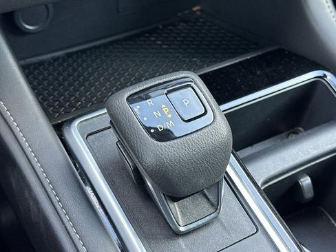 Used 2024 Nissan Pathfinder SV AWD/4WD image 23