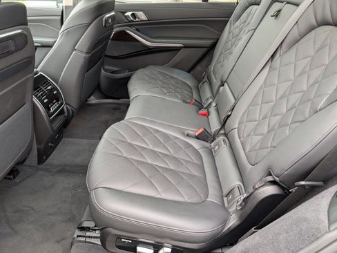 Used 2025 BMW X7 xDrive40i w/ Parking Assistance Package AWD/4WD image 21