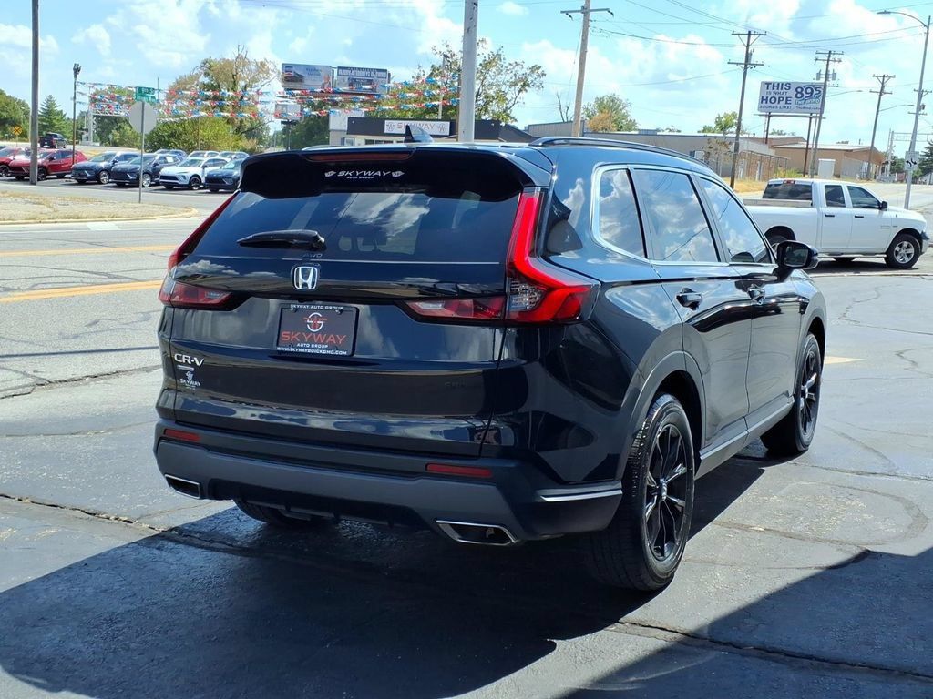 Used 2025 Honda CR-V Sport-L image 4