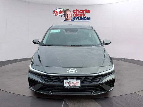 New 2026 Hyundai Elantra Blue image 8