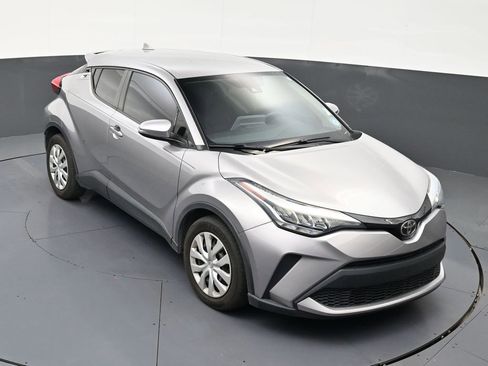 Used 2020 Toyota C-HR LE FWD image 18