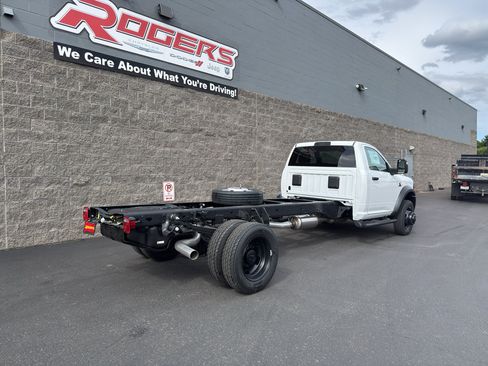 New 2026 RAM 5500 Tradesman AWD/4WD image 3