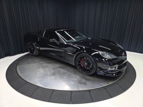 Used 2007 Chevrolet Corvette Z06 w/ Preferred Equipment Group RWD image 13