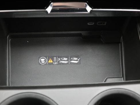 Used 2025 GMC Yukon XL Denali image 24