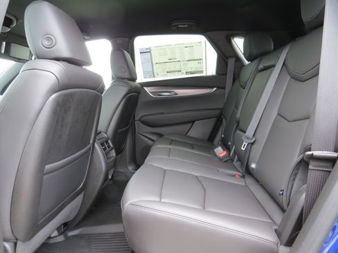 New 2025 Cadillac XT5 Luxury w/ LPO, Floor Liner Package image 15