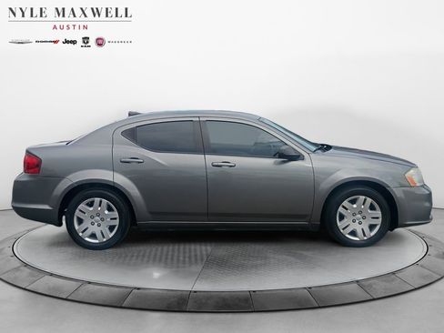 Used 2012 Dodge Avenger SE FWD image 17
