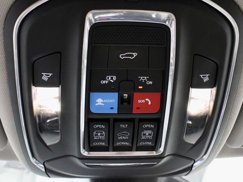Used 2024 Jeep Wagoneer 4WD w/ Premium Group I image 36