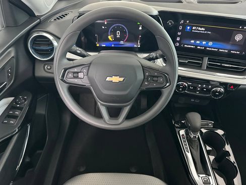 New 2026 Chevrolet Trax LT w/ Sunroof Package FWD image 14
