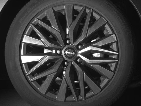 Used 2025 Nissan Altima 2.5 SV FWD image 16