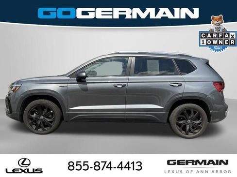 Used 2024 Volkswagen Taos SE FWD image 3