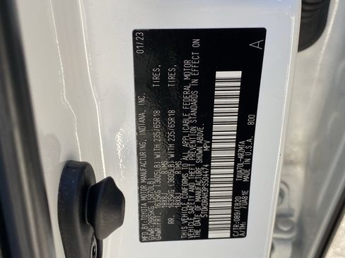 Used 2023 Toyota Highlander XLE image 31