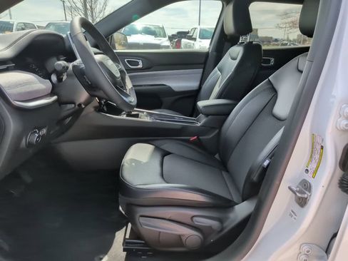 New 2026 Jeep Compass Latitude AWD/4WD image 24