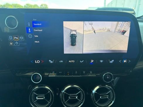Used 2024 Chevrolet Blazer EV LT AWD/4WD image 23