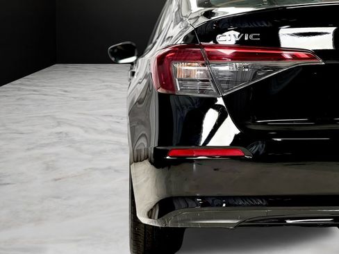 Used 2025 Honda Civic Sport image 39