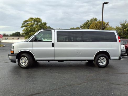Used 2024 Chevrolet Express 3500 LS w/ Chrome Appearance Package image 27