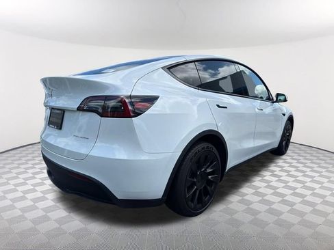Used 2023 Tesla Model Y Long Range AWD/4WD image 5