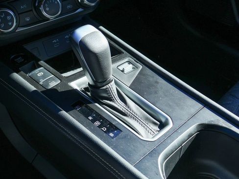 Used 2025 Nissan Kicks SV w/ Charging Package image 15